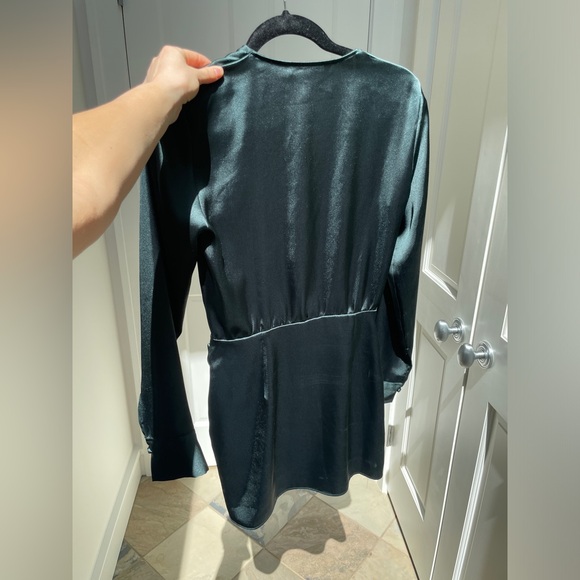 BRAND NEW W/ TAGS - WRAP FRONT SATIN EFFECT
DRESS IN DARK BOTTLE GREEN in XS - Picture 3 of 5
